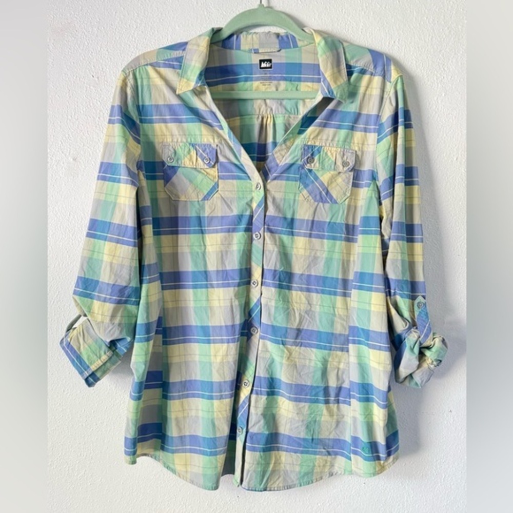 REI lightweight quick dry hiking or fishing button down shirt size xl